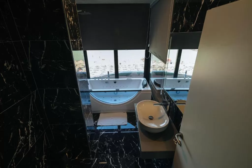 Brilliant Hotel Junior Suite 1.jpg